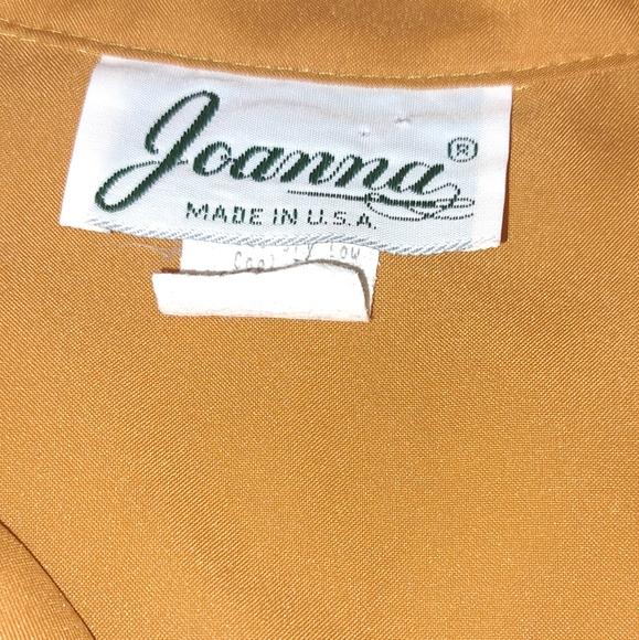 Joanna Blouse ladies size medium with pearl buttons mustard color blouse. - Picture 2 of 3